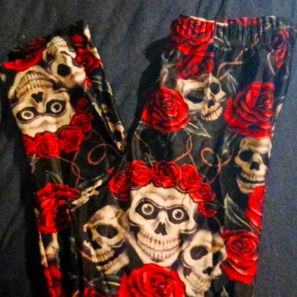 Leggings | Red Roses and Skulls |